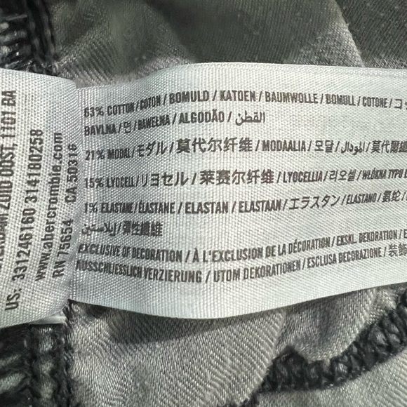 Hollister Slim Straight Jeans - Picture 7 of 7